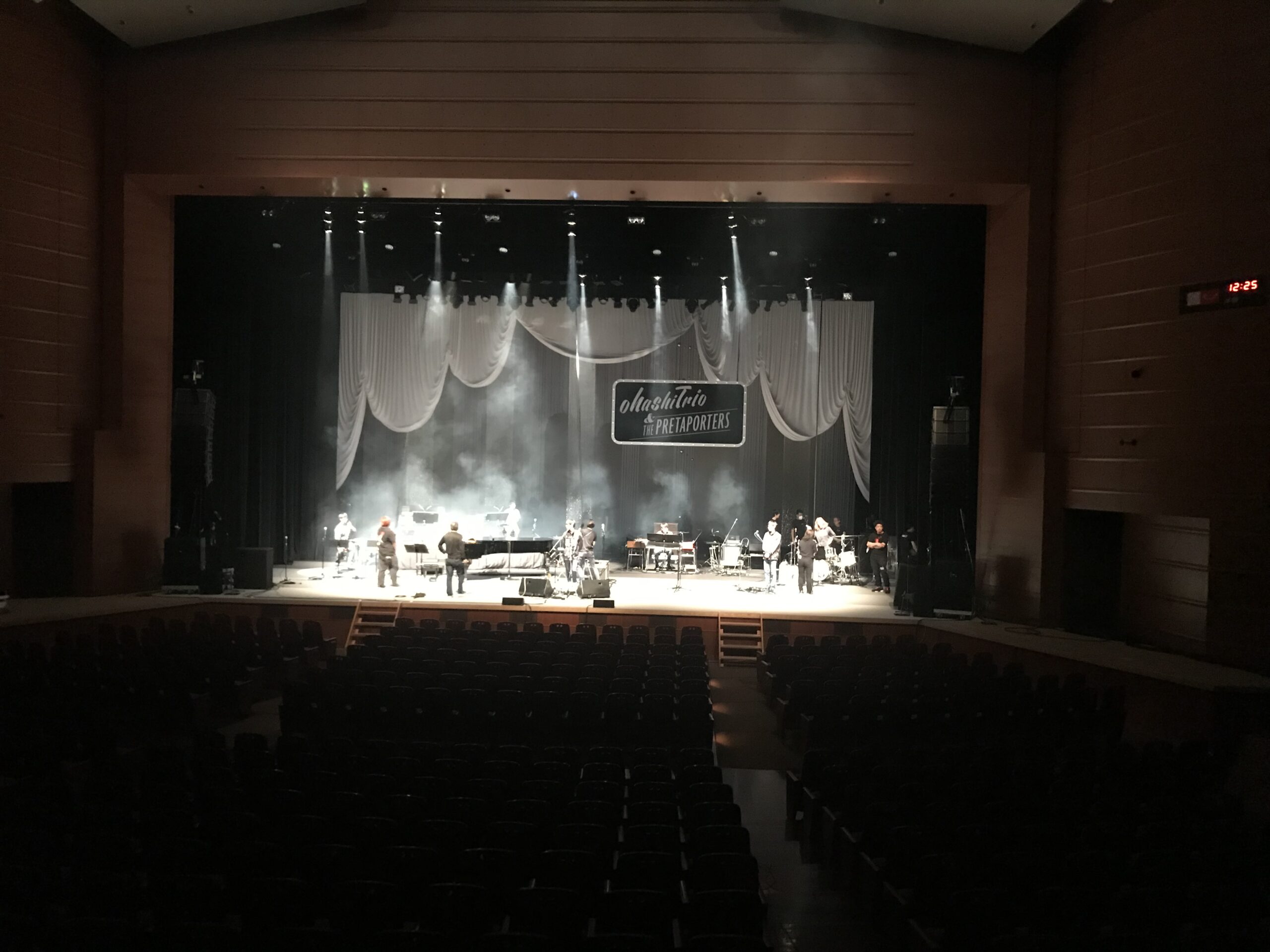 Stage - Ohashi Trio